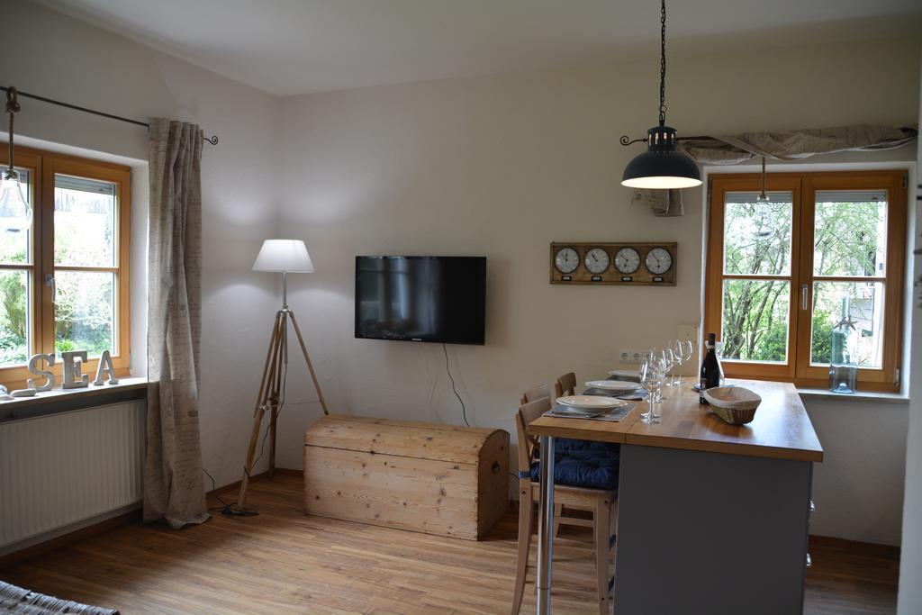 Chiemsee Beachhouse Apartment แบร์เนา อัม คีมเซ ภายนอก รูปภาพ